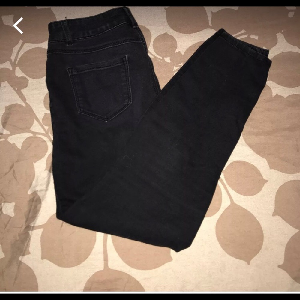 Black mid rise jeans